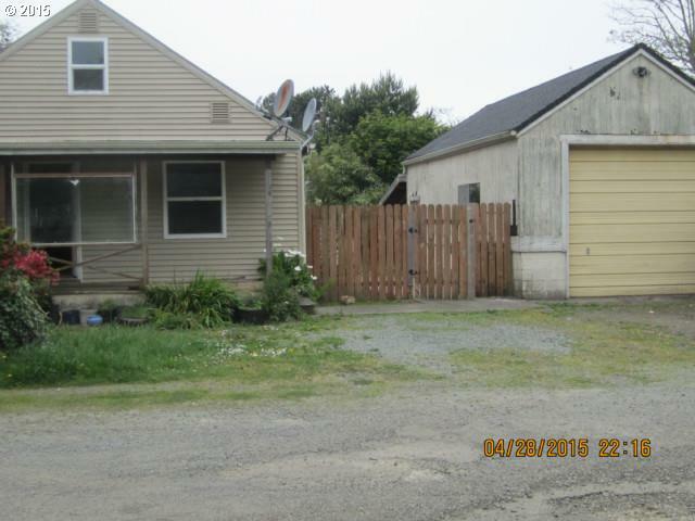Property Photo:  1083 S Beacon St  OR 97136 