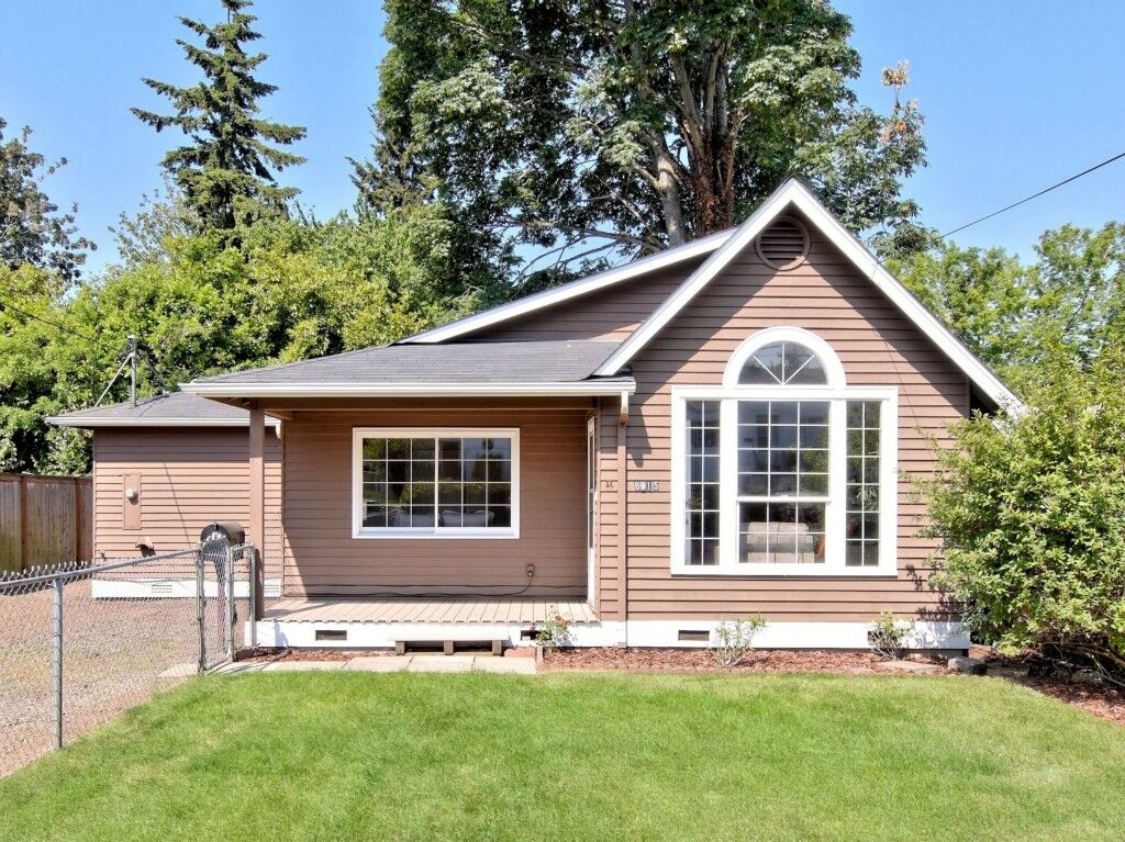Property Photo: 8915 5th Avenue NE WA 98115