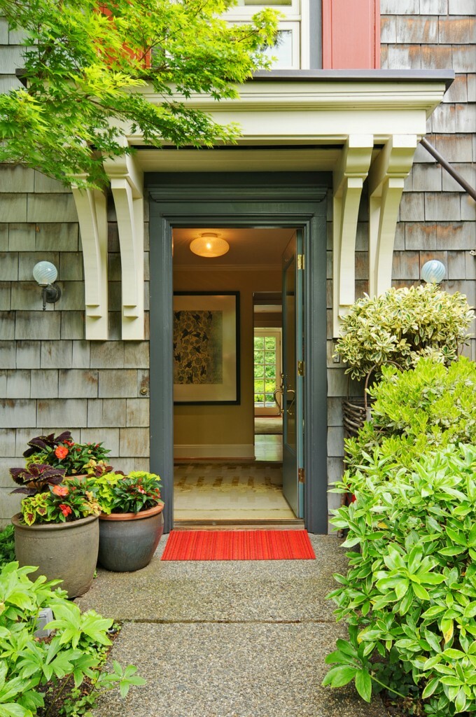 Property Photo: 2244 38th Place E WA 98112