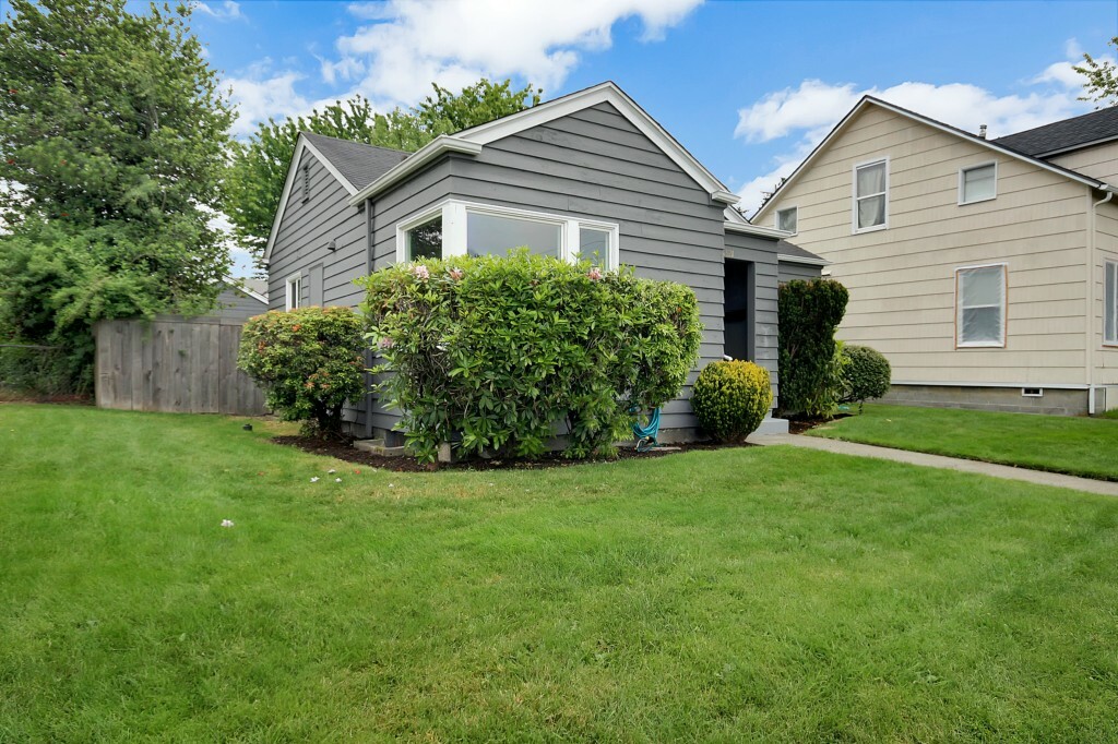 Property Photo:  6321 S Yakima  WA 98408 