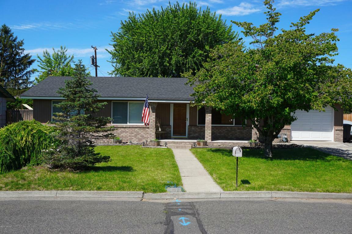 Property Photo: 4 S 55th Ave WA 98908