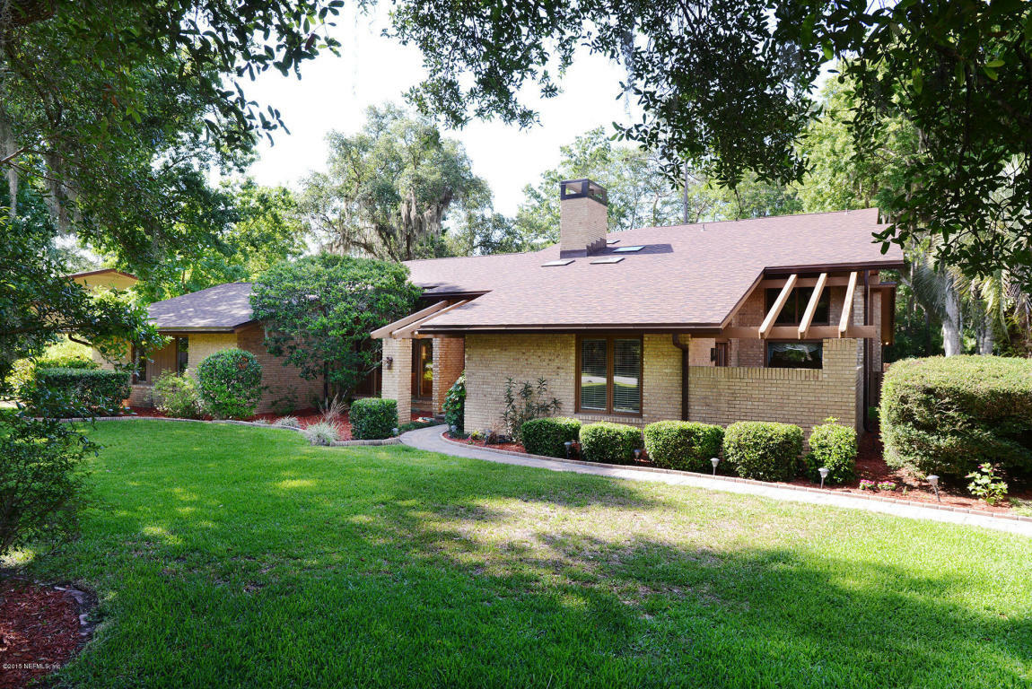 Property Photo:  10910 Crosswicks Road  FL  