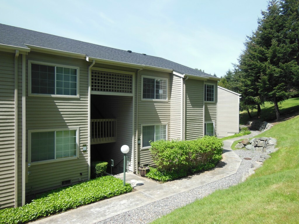 Property Photo:  31500 33rd Place SW K206  WA 98023 