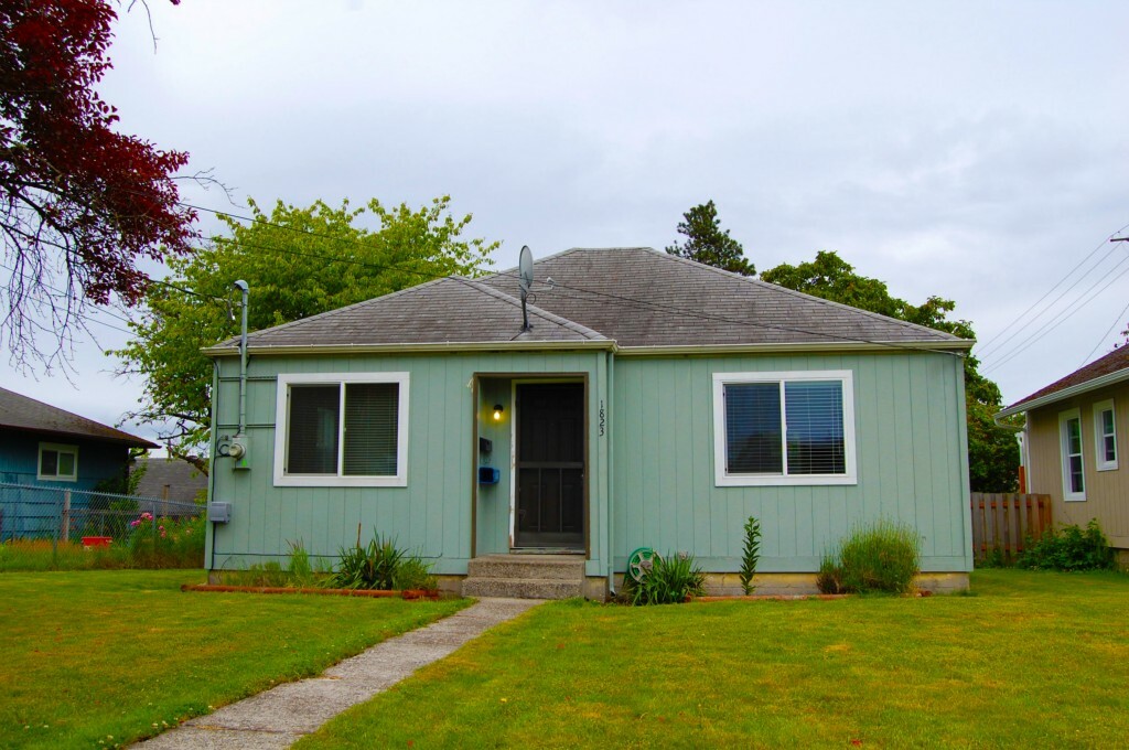 Property Photo:  1823 S Washington St  WA 98405 