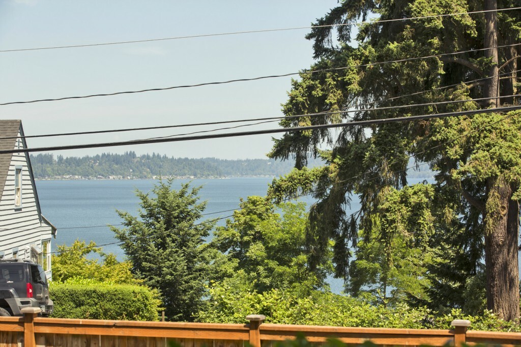 Property Photo:  4171 W Lake Sammamish Pkwy SE A102  WA 98008 