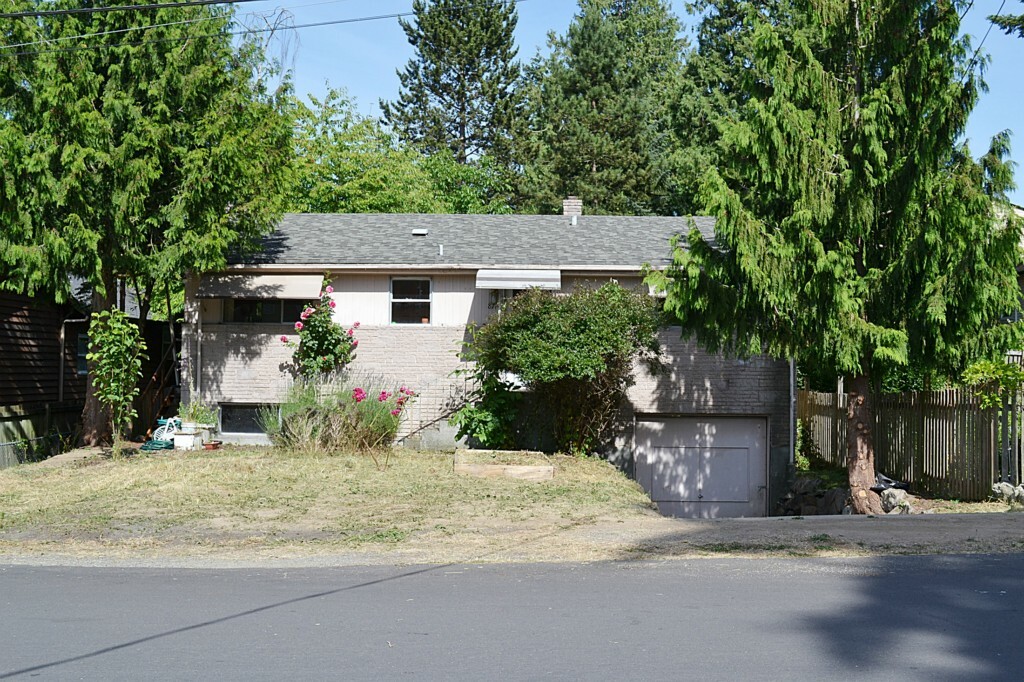 8710 38th Ave NE  Seattle WA 98115 photo