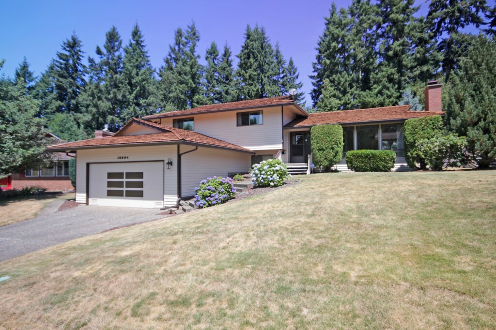 Property Photo:  15624 SE 168th St  WA 98058 