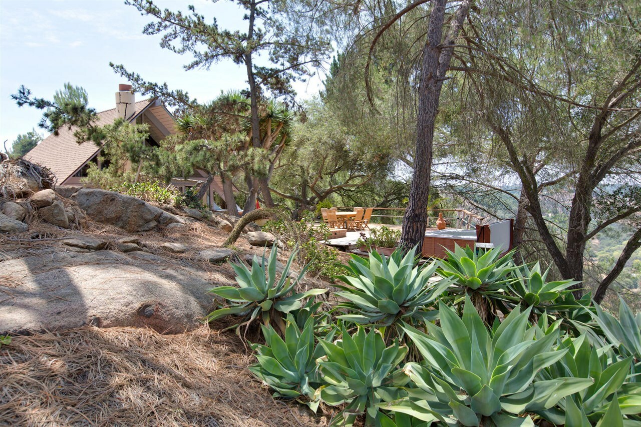 Property Photo:  30781 Rolling Hills Drive  CA 92082 