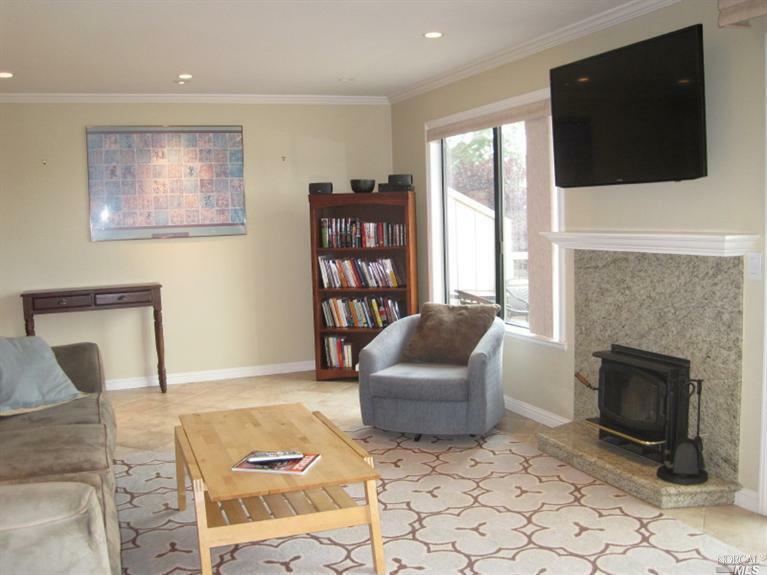 Property Photo: 23 Lakeview Court CA 94947
