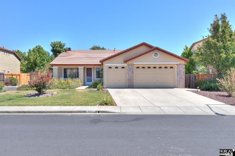 Property Photo:  931 Shadow Tree Court  CA 95687 
