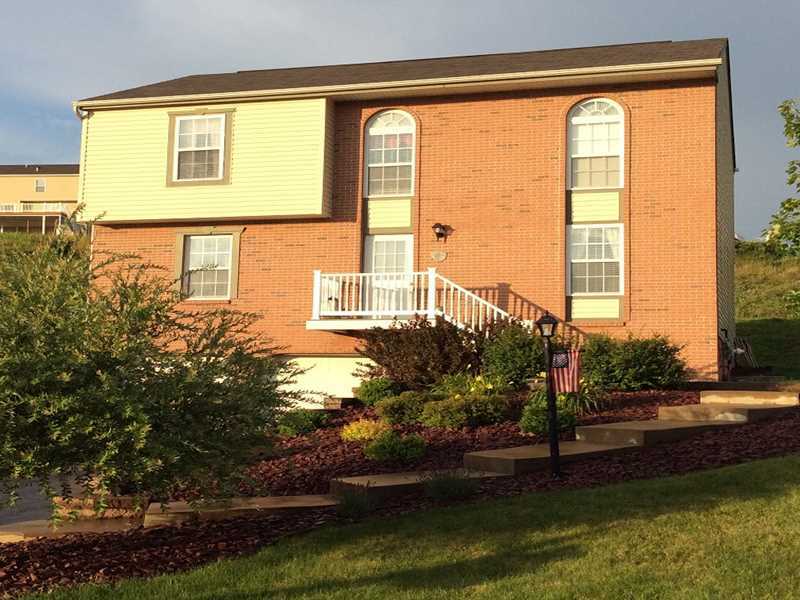 Property Photo:  117 Cove Court  PA 15057 