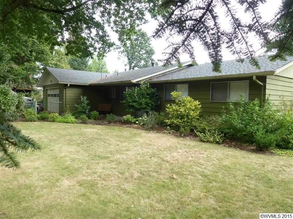 Property Photo:  174 W Kathy St  OR 97383 