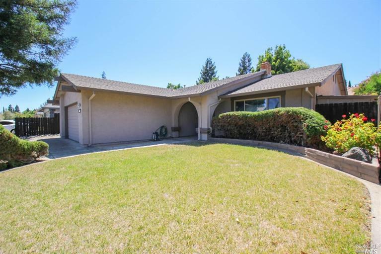 Property Photo:  891 Arbor Oaks Drive  CA 95687 