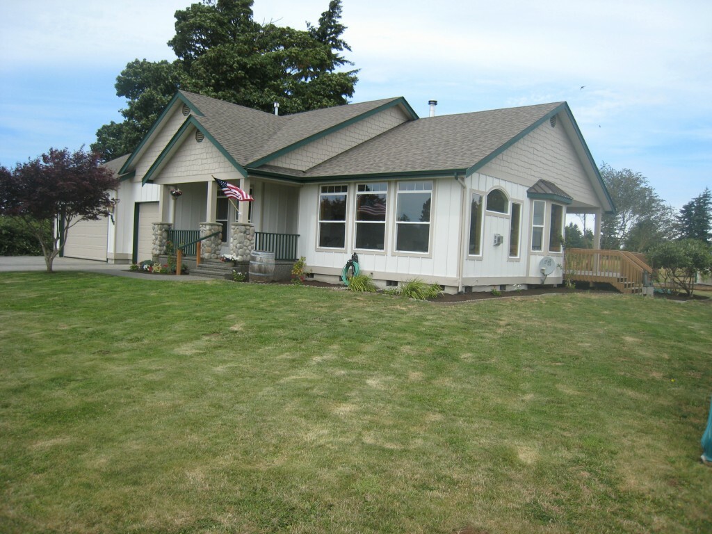 Property Photo:  960 W Smith Rd  WA 98226 