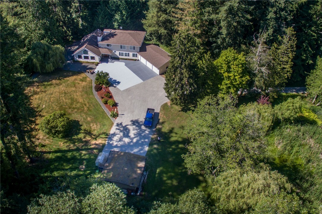 Property Photo:  15729 Avondale Rd NE  WA 98072 