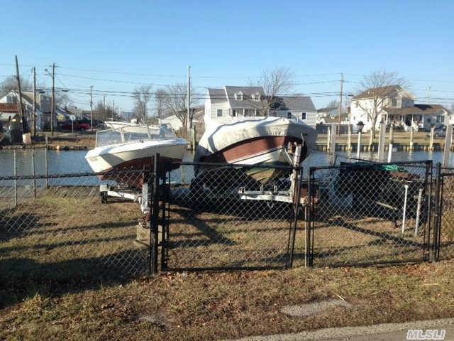 E Riviera Drive  Lindenhurst NY 11757 photo