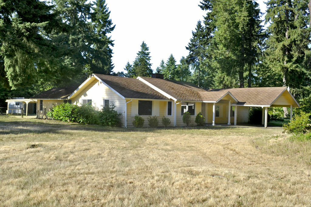 Property Photo:  12501 Glenwood Ave SW  WA 98499 