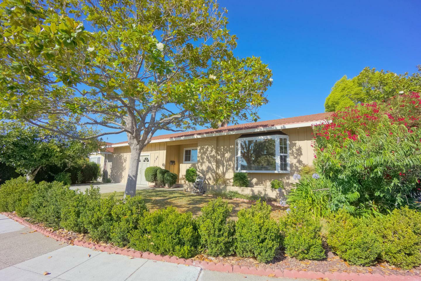 Property Photo:  798 South Wolfe Road  CA 94086 