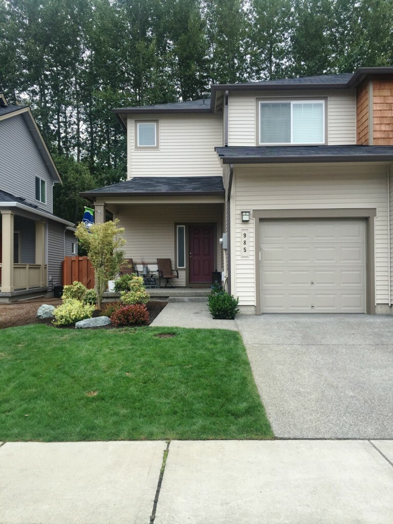 Property Photo:  985 43rd Ct NE  WA 98002 