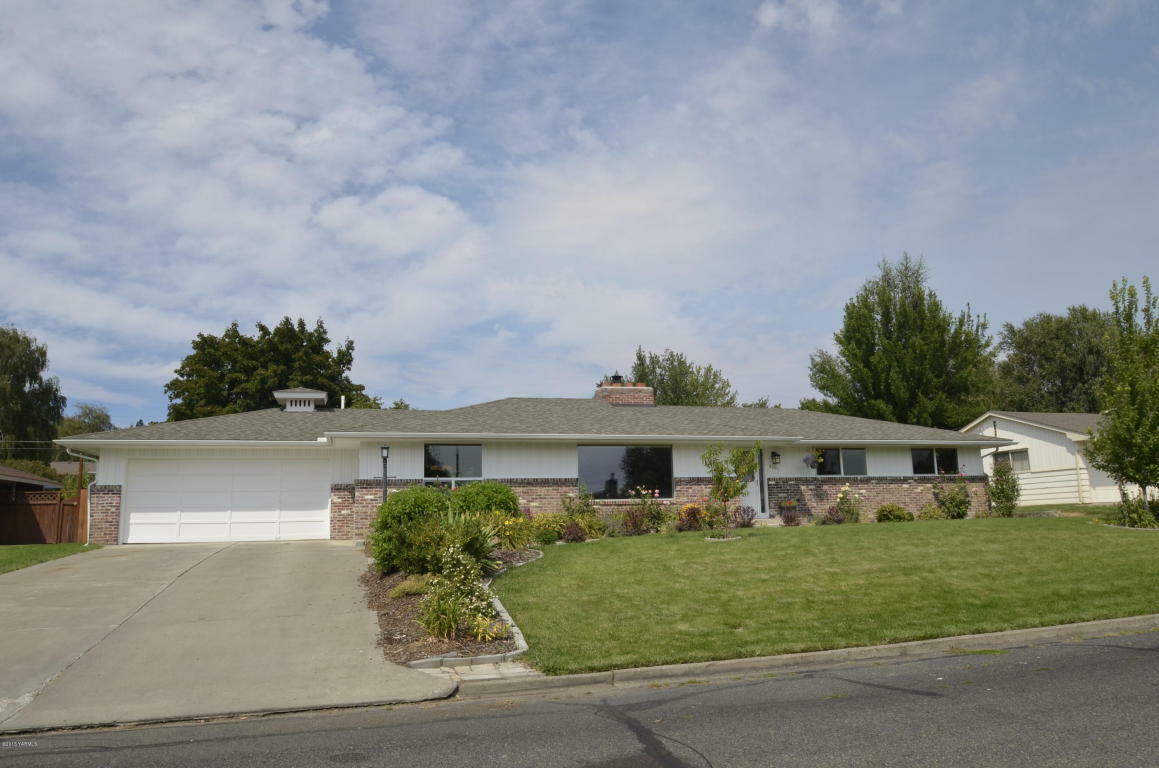 Property Photo: 5301 Richey Rd WA 98908
