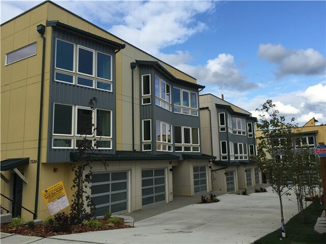 7528  43 Avenue S D  Seattle WA 98118 photo