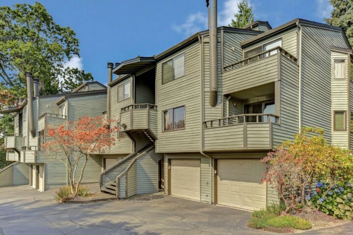 7014 116th Ave NE D  Kirkland WA 98033 photo