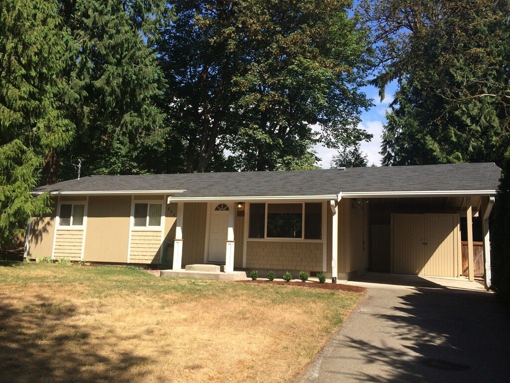 Property Photo:  840 211th Place NE  WA 98074 