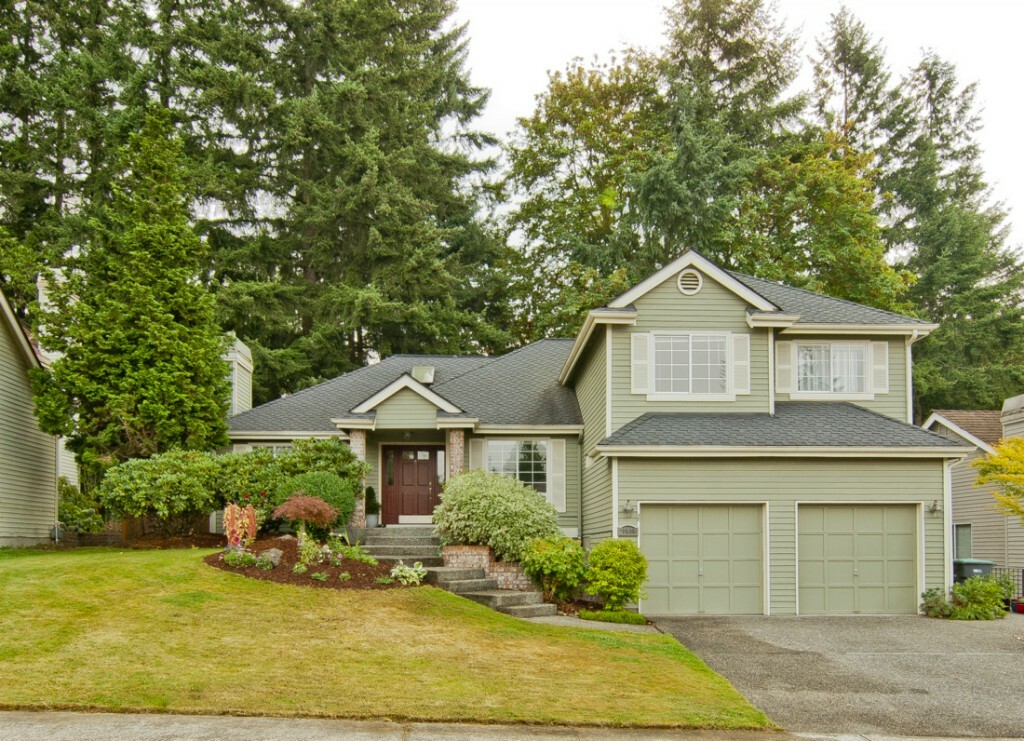 Property Photo:  25618 Lake Wilderness Cc Dr SE  WA 98038 