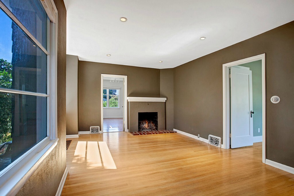 Property Photo:  5933 45th Ave SW  WA 98136 