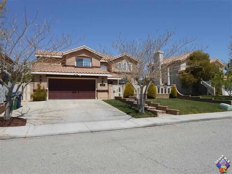 Property Photo:  1845 Coral Court  CA 93550 