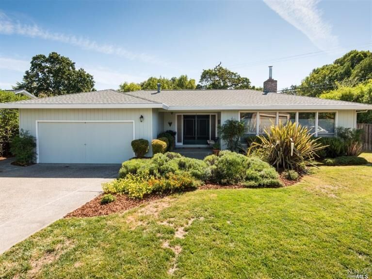 Property Photo: 2 Linda Court CA 94947