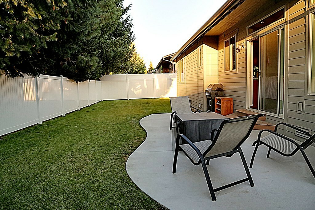 Property Photo:  1421 Copper Lp  WA 98802 