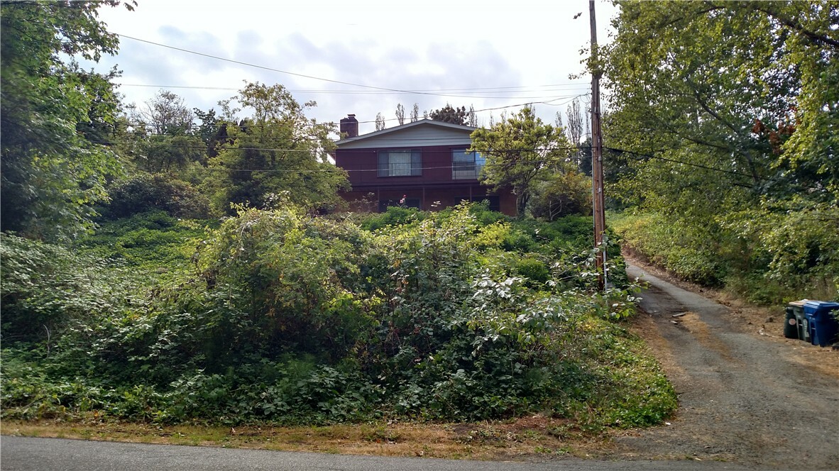 Property Photo:  4107 Cheasty Blvd S  WA 98108 