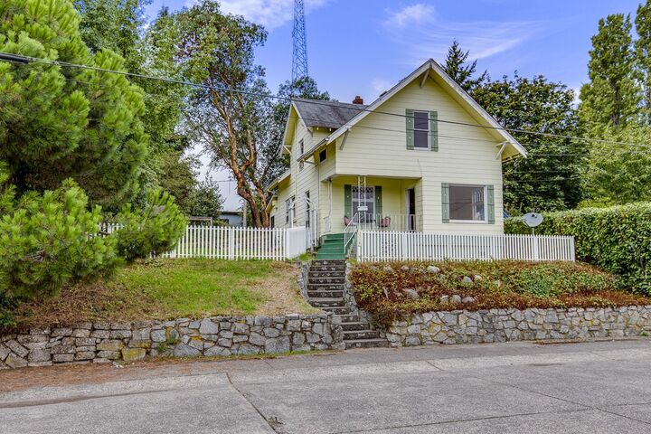 1715 Elizabeth Ave  Bremerton WA 98337 photo