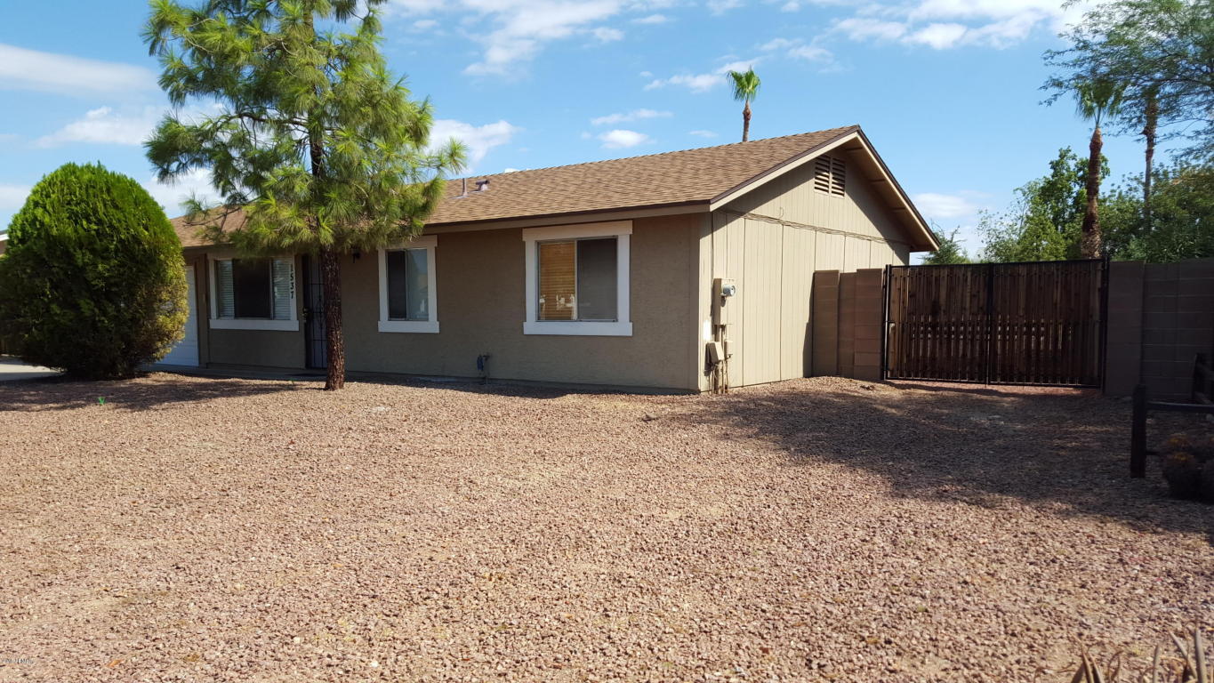Property Photo:  1537 N Sterling Street  AZ 85207 