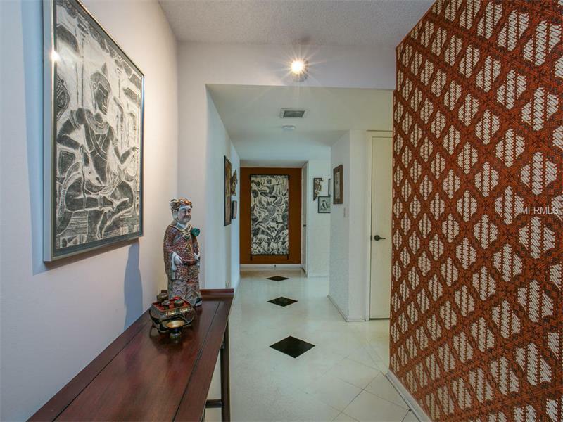 Property Photo:  1111 N Gulfstream Avenue 2C  FL 34236 