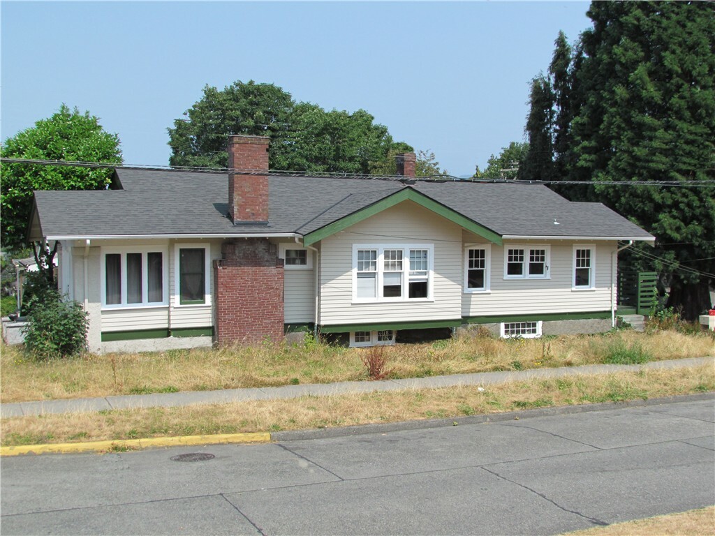 Property Photo: 1100 High St WA 98225