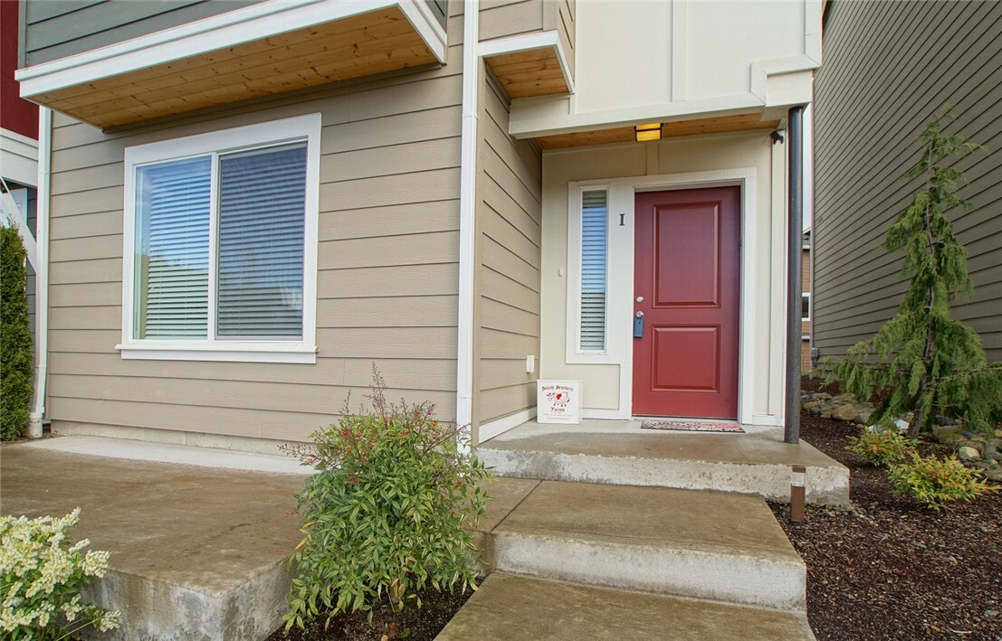 Property Photo:  17408 118th Av Ct E I  WA 98374 