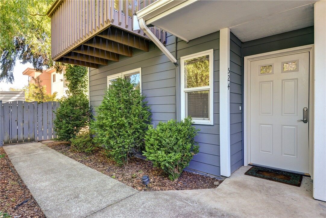 Property Photo:  524  24 Avenue S  WA 98144 