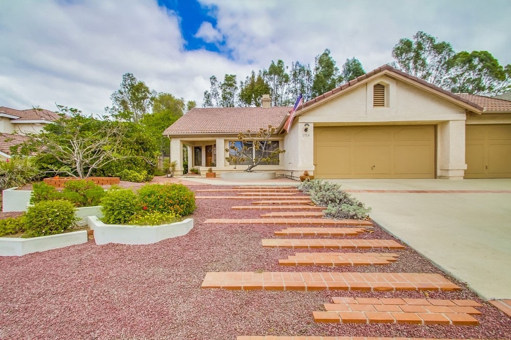 Property Photo:  1314 Clear Crest Circle  CA 92084 