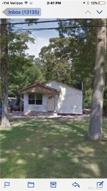 Property Photo:  15 Shamokin Ln  NY 11730 