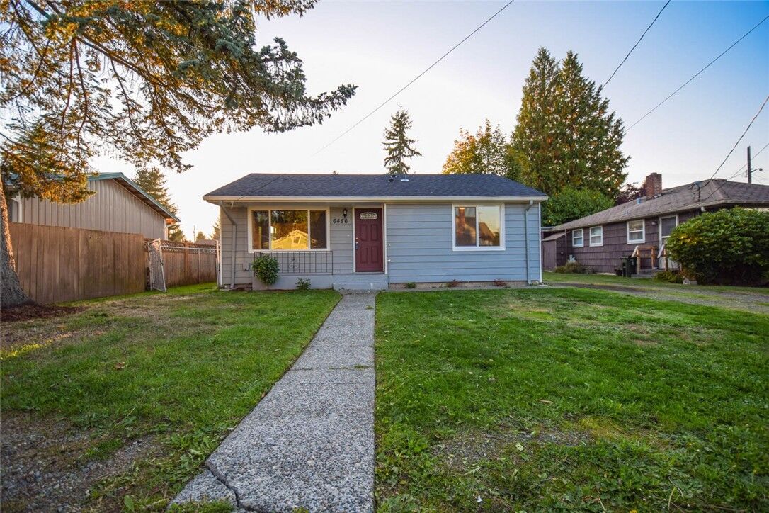 Property Photo:  6456 E D St  WA 98404 