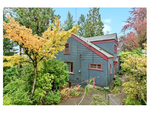 Property Photo:  3808 SW Mount Adams Dr  OR 97239 