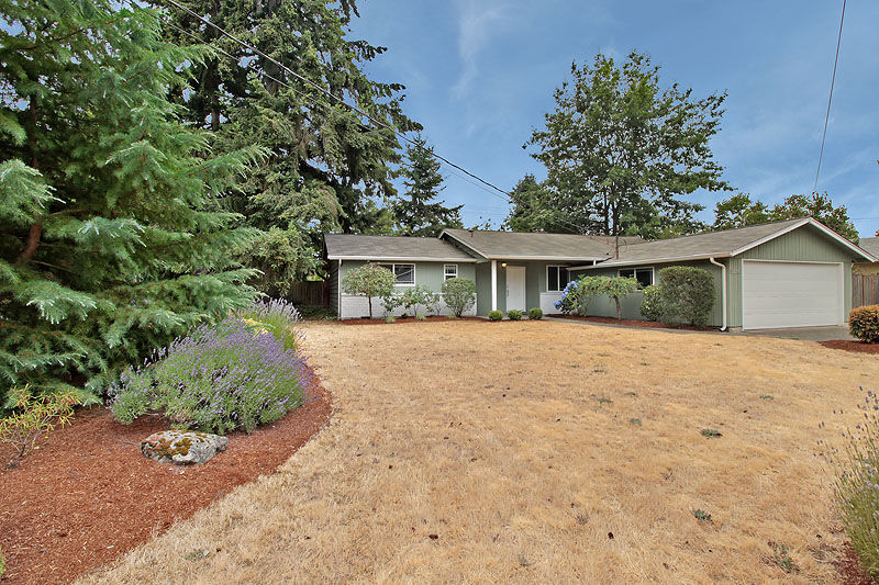 Property Photo:  12247 SE 55th Place  WA 98006 