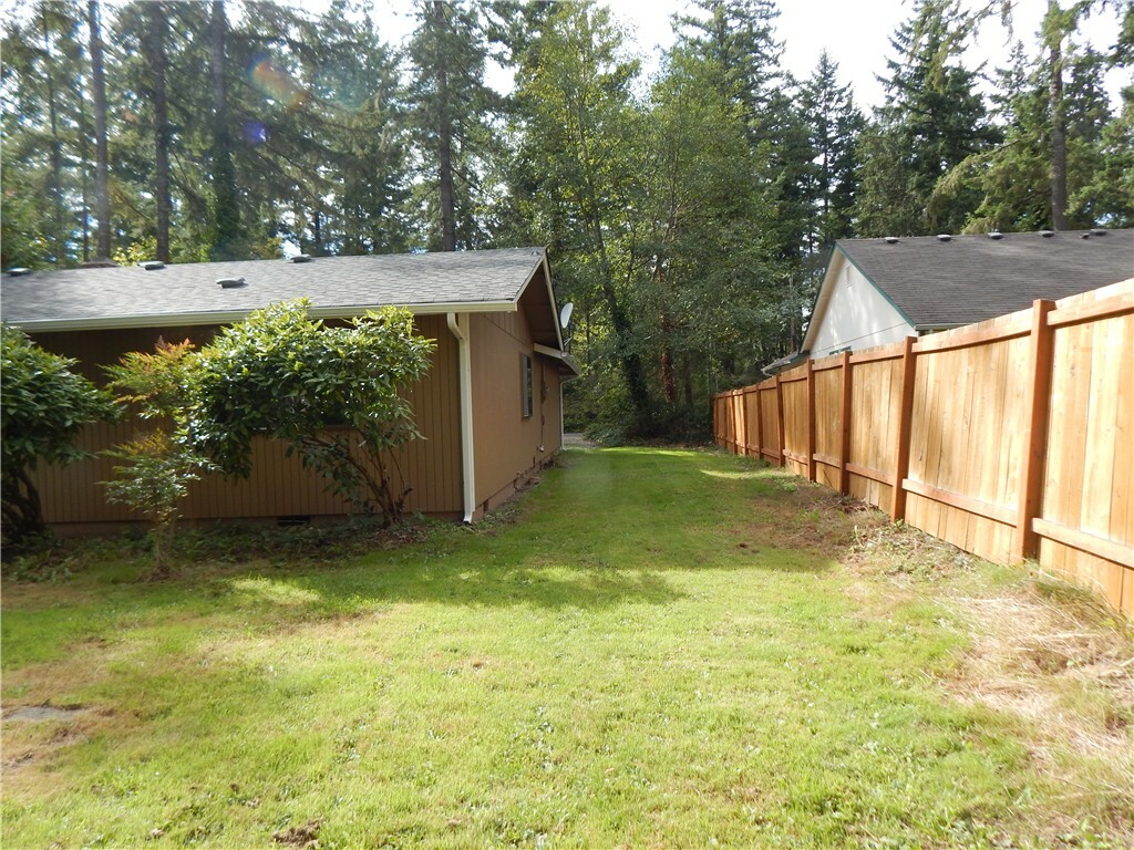 Property Photo:  11211 149 Ave Kpn  WA 98329 