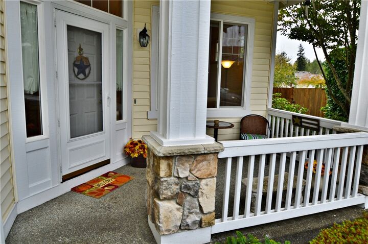 Property Photo: 6102 Thomas Ct SE WA 98092