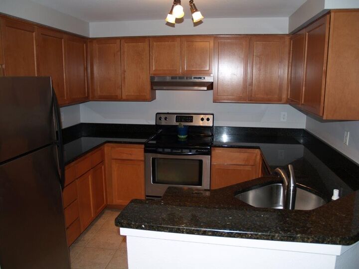 Property Photo: 9838 NE 122nd St Q102 WA 98034