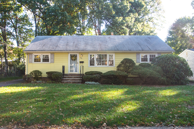 Property Photo:  822 Alden Rd  NJ 07652 