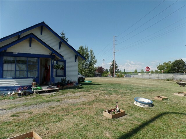 Property Photo: 719 E Sunset Dr WA 98225