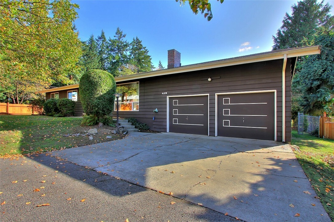 Property Photo:  419 S 146th St  WA 98168 